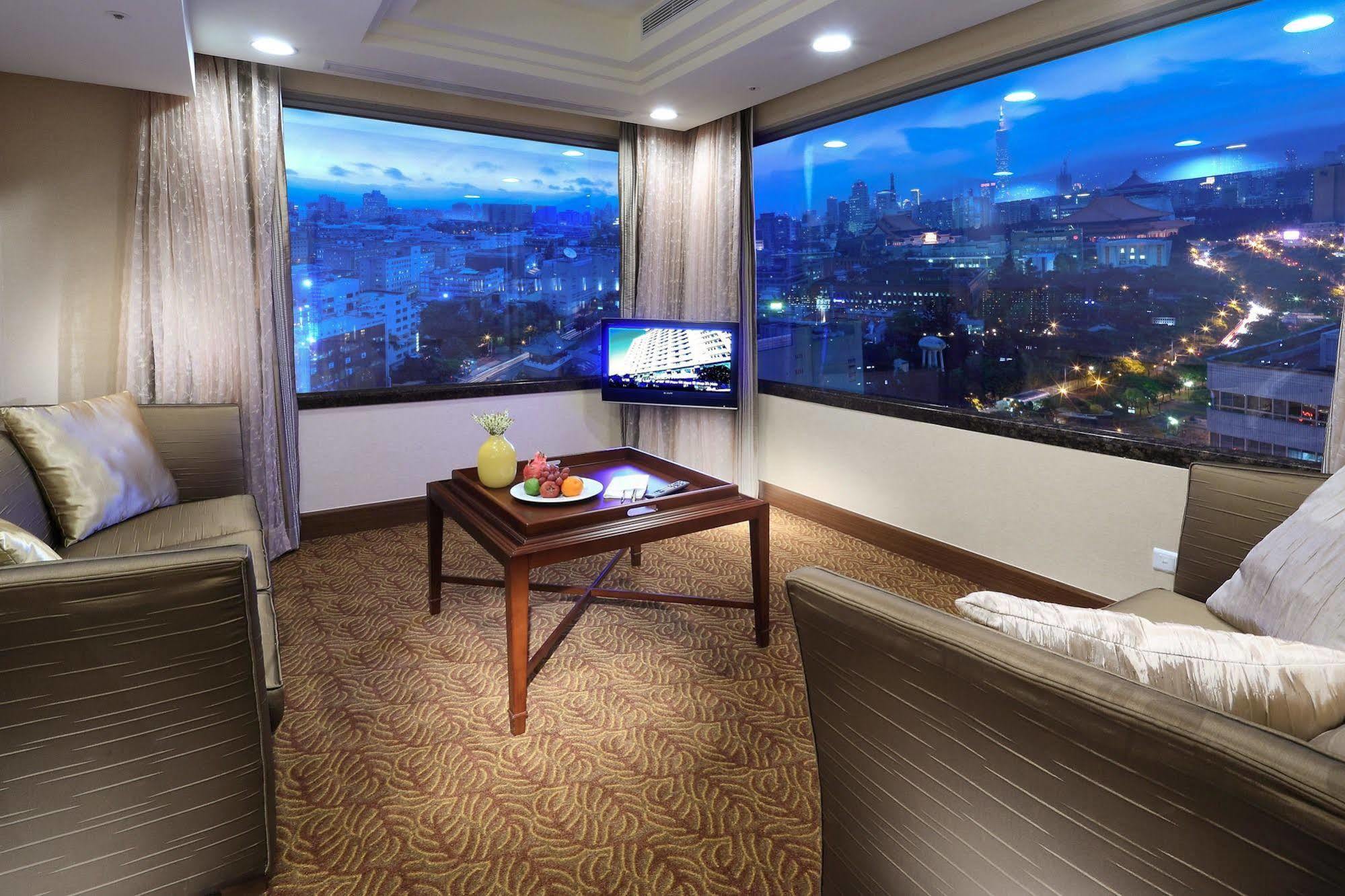 Taipei Garden Hotel - Ximending Екстер'єр фото A suite at the hotel