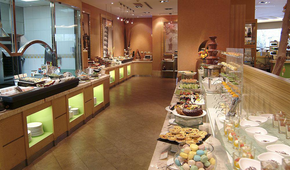 Taipei Garden Hotel - Ximending Екстер'єр фото A buffet at a hotel